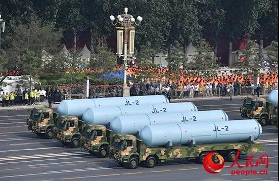 巨浪-2导弹方队.王志强 摄