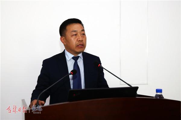 吉林工程技术师范学院党委常委,教务处处长张存贵作交流发言