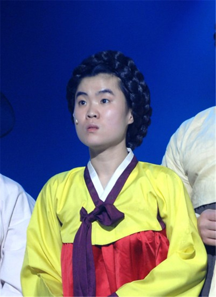 韩媒:韩国女笑星朴至善和母亲在家中身亡,警方推测为自杀