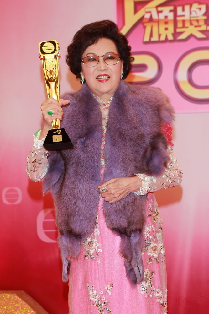 香港资深艺人李香琴去世,享年88岁