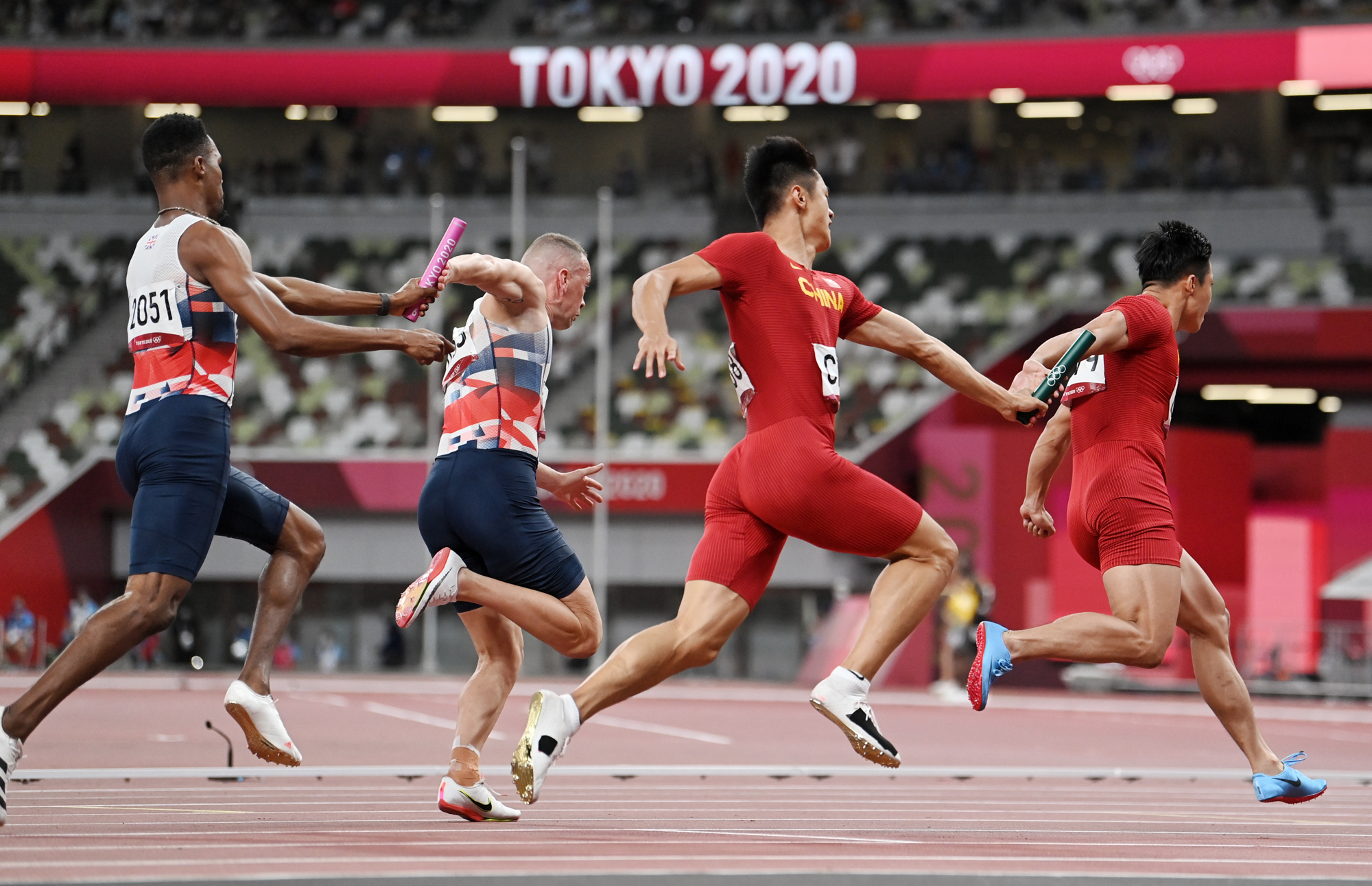 直击东京奥运会丨中国队获得男子4×100米接力第4名